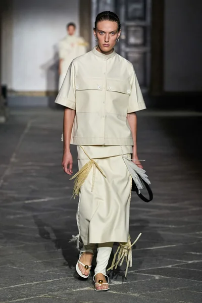 Look 37